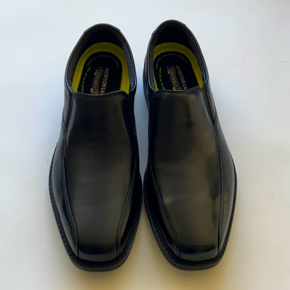 Bostonian Black Leather Oxfords very comfy size 9.5